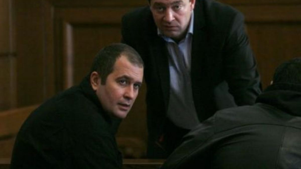 Двойна игра на адвокат отложи дело срещу Ицо Байков