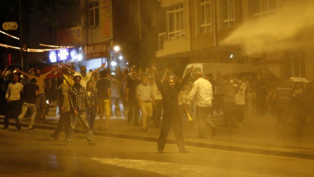 Най-малко 23 закопчани на протестите в Анкара