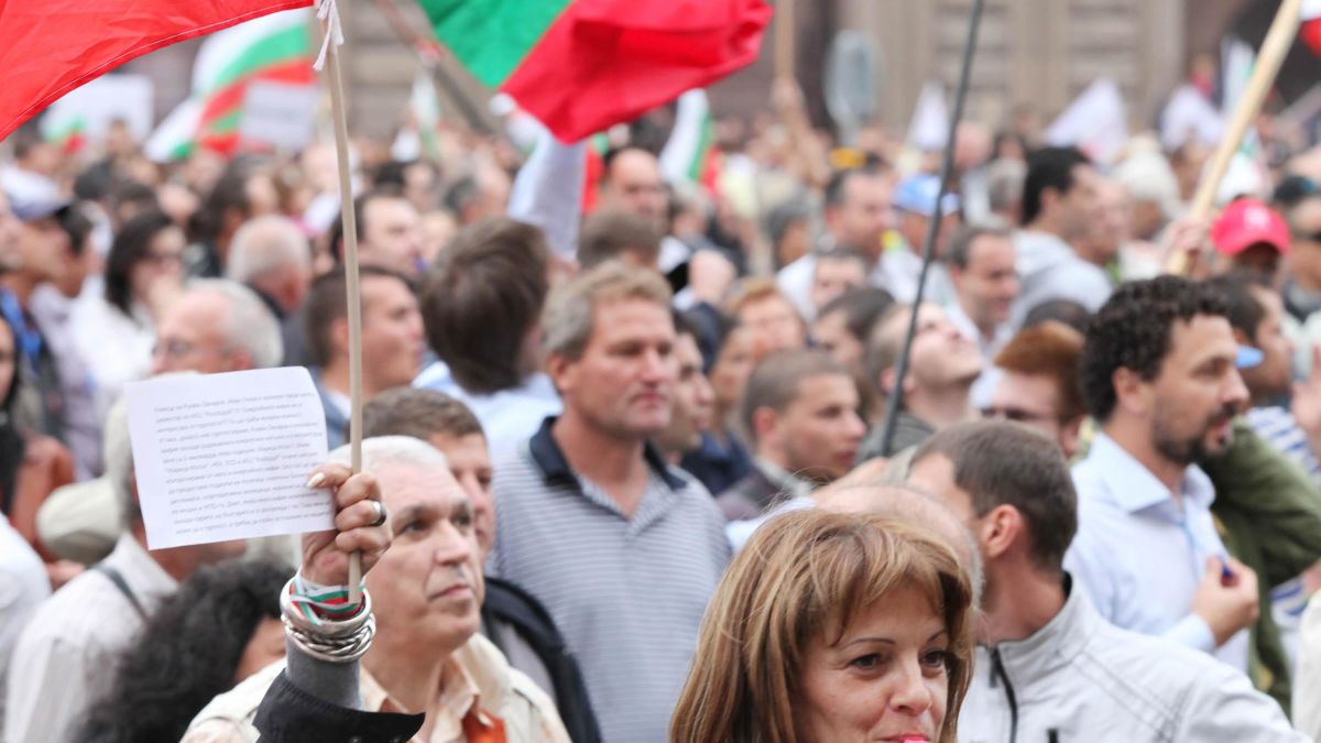 Протестът се разцепи на две 