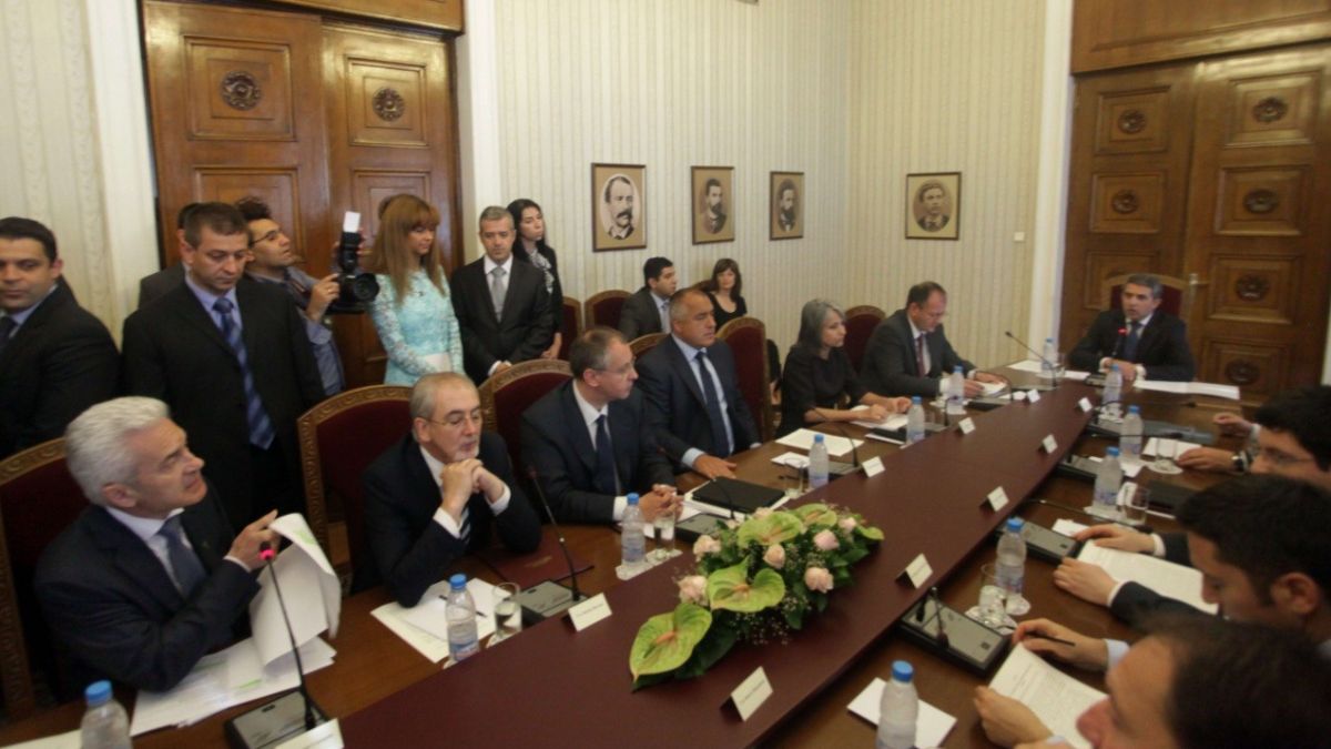 "Атака" иска импийчмънт, за да се върне в парламента?