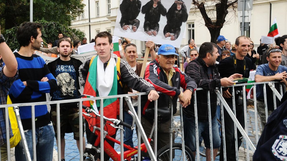 Разширяват зоната за сигурност край Народното събрание
