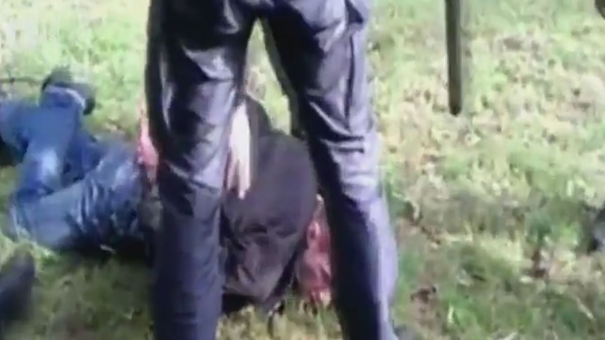 Протестиращ налетя на Волен Сидеров (ВИДЕО)