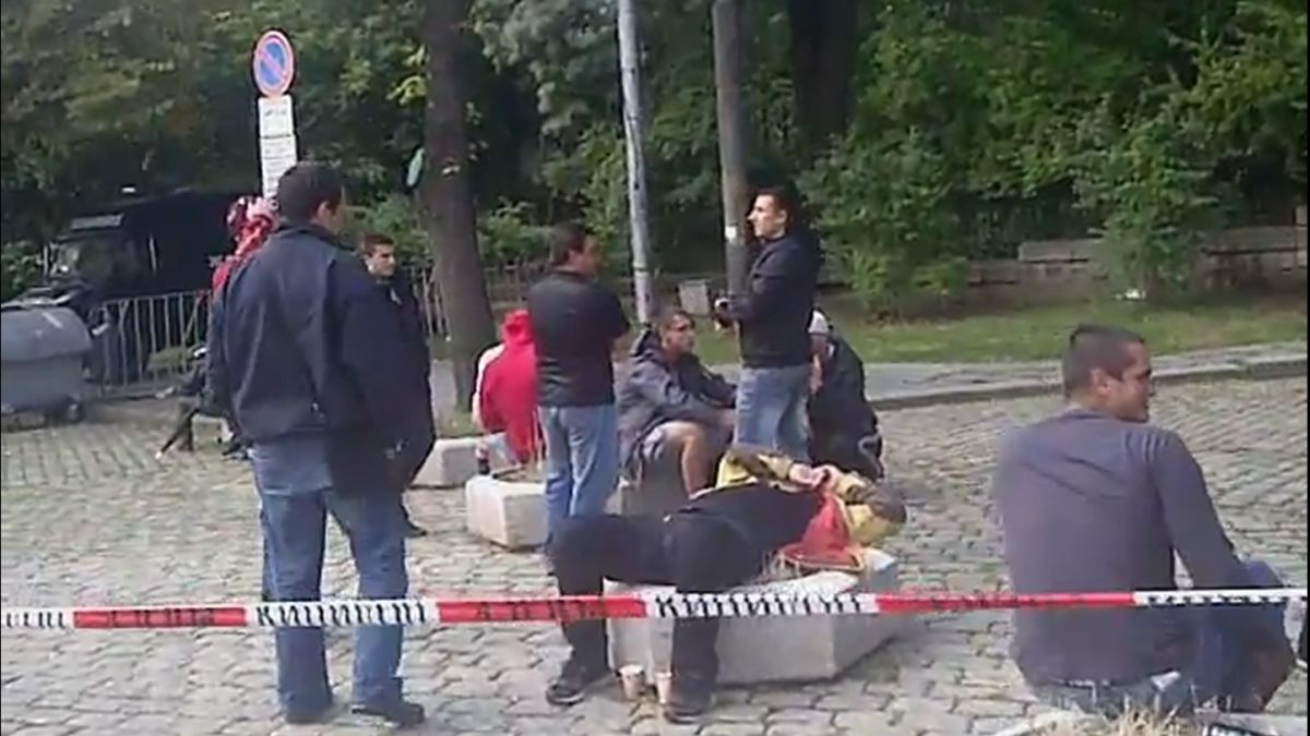 БЛИЦ TV: Спящи и скучаещи пред Народното събрание