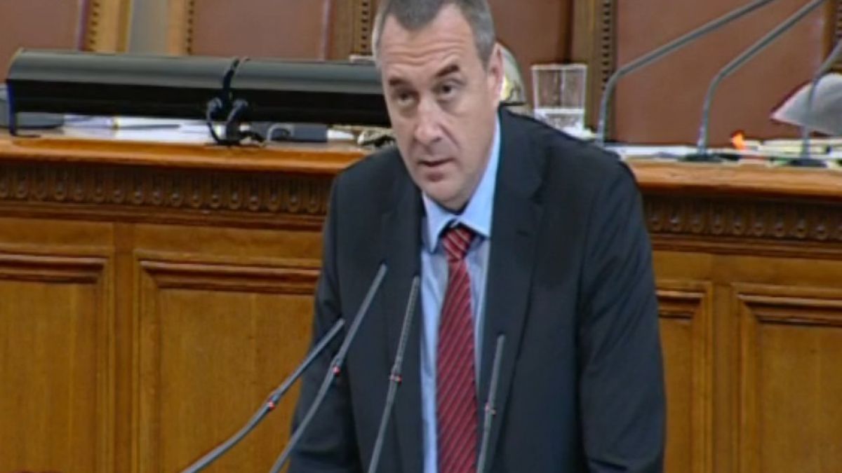 Двама луди и десетина пияни заплашвали да убият Бойко Борисов