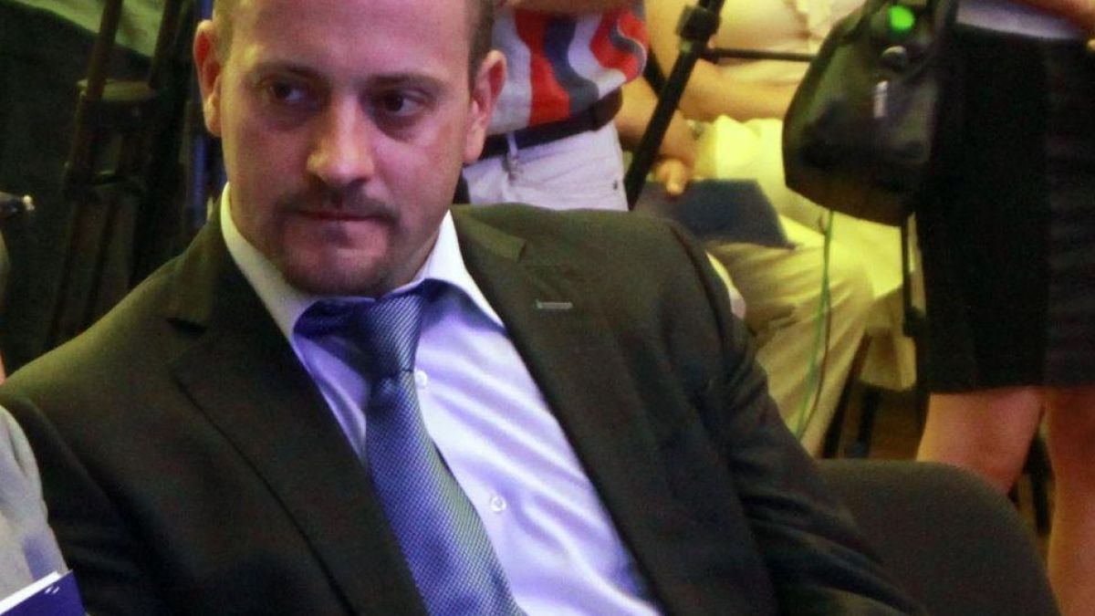 ДСБ иска имунитета на Сидеров