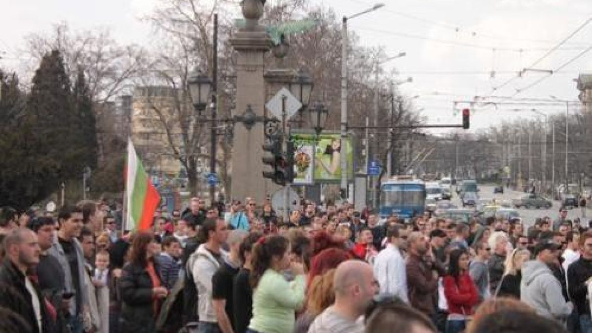 Орлов мост вече е блокиран