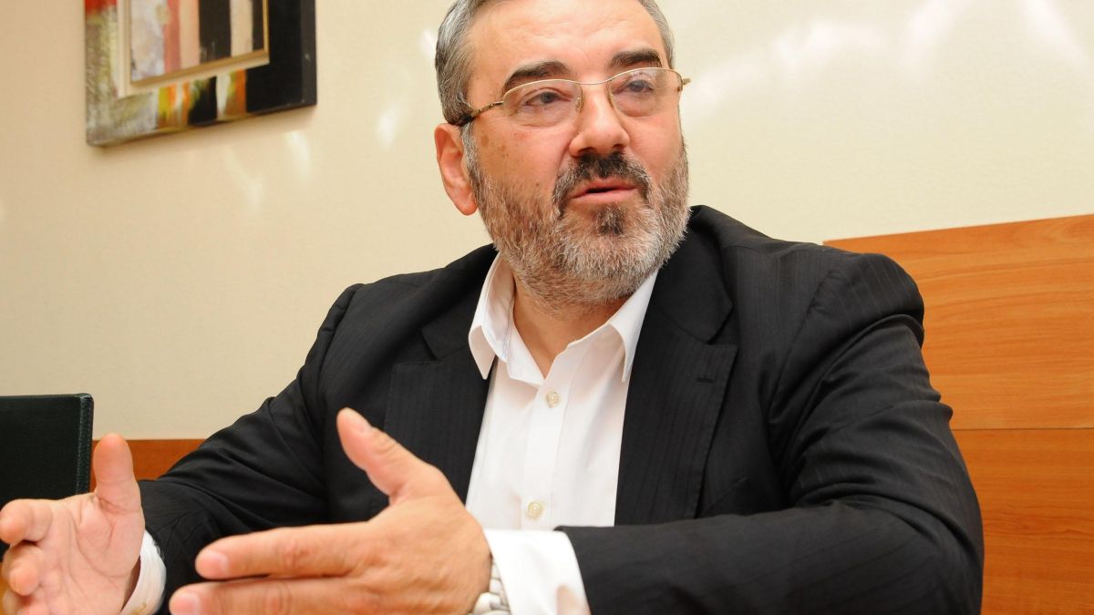 Ангел Семерджиев натрупал пачки като шеф на ДКЕВР