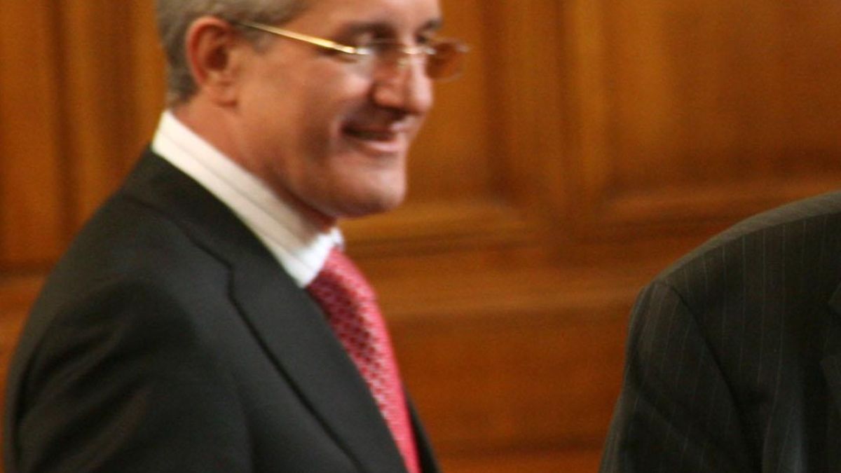 Рамадан Аталай: Орешарски знае как да управлява България