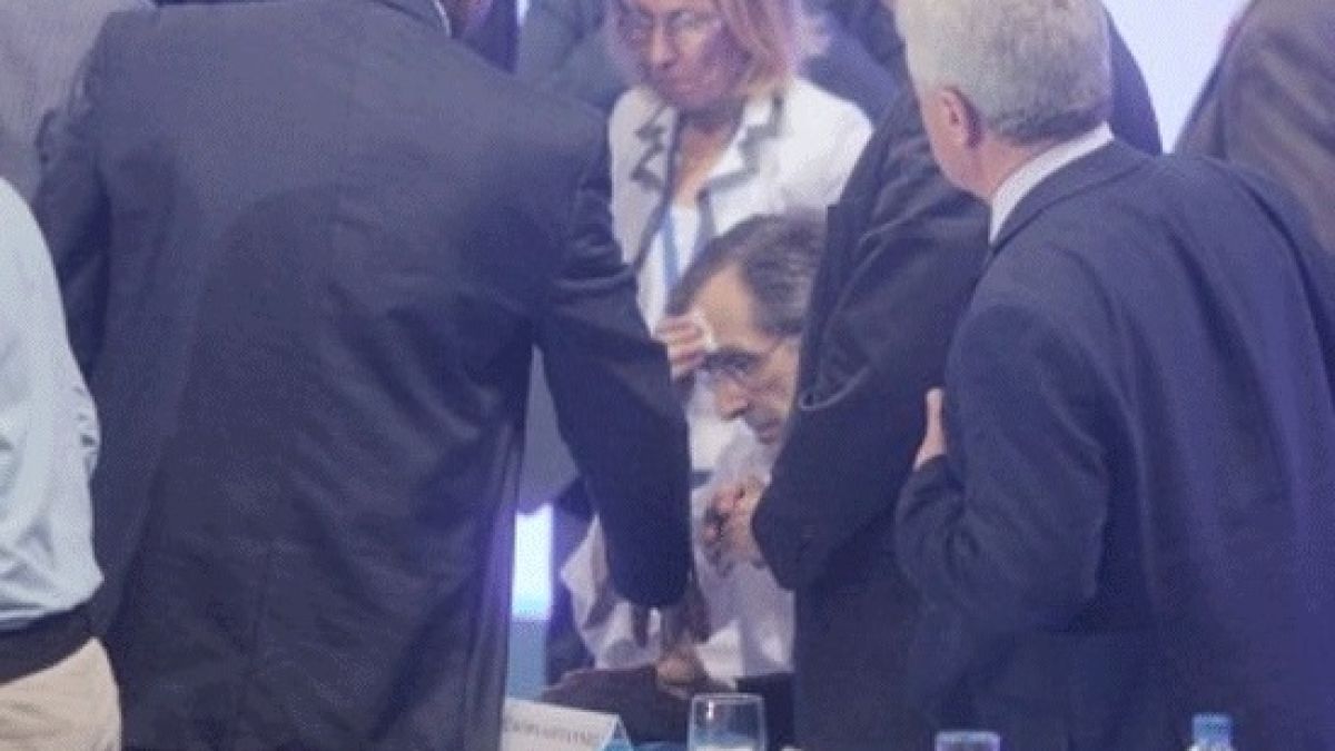 На Самарас му прилоша, докато говореше за Македония