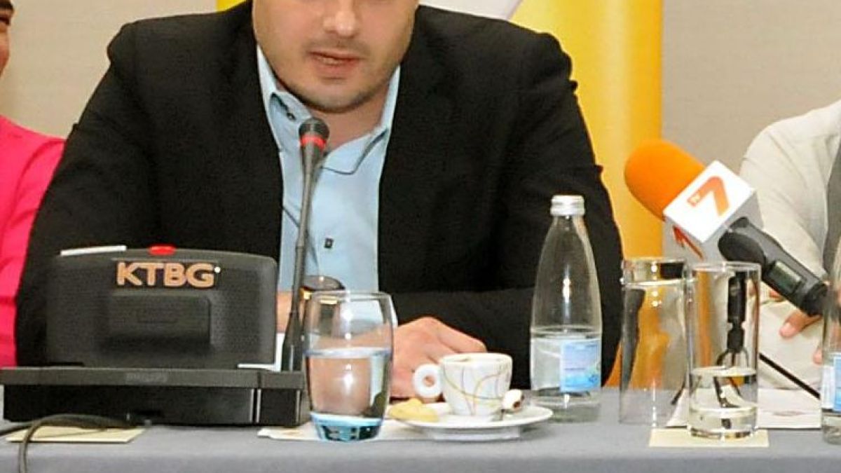 Бареков поиска оставката на шефката на НЦИОМ
