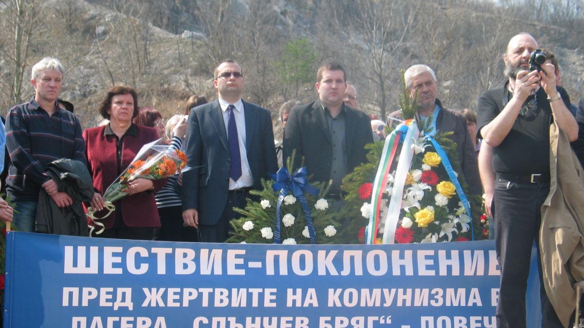 Няма яснота кой спаси кръста в ловешкия концлагер