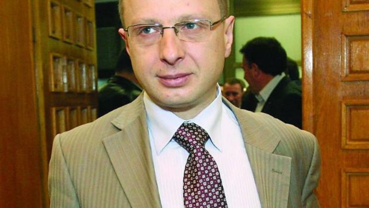 Трима мераклии за лидер на СДС