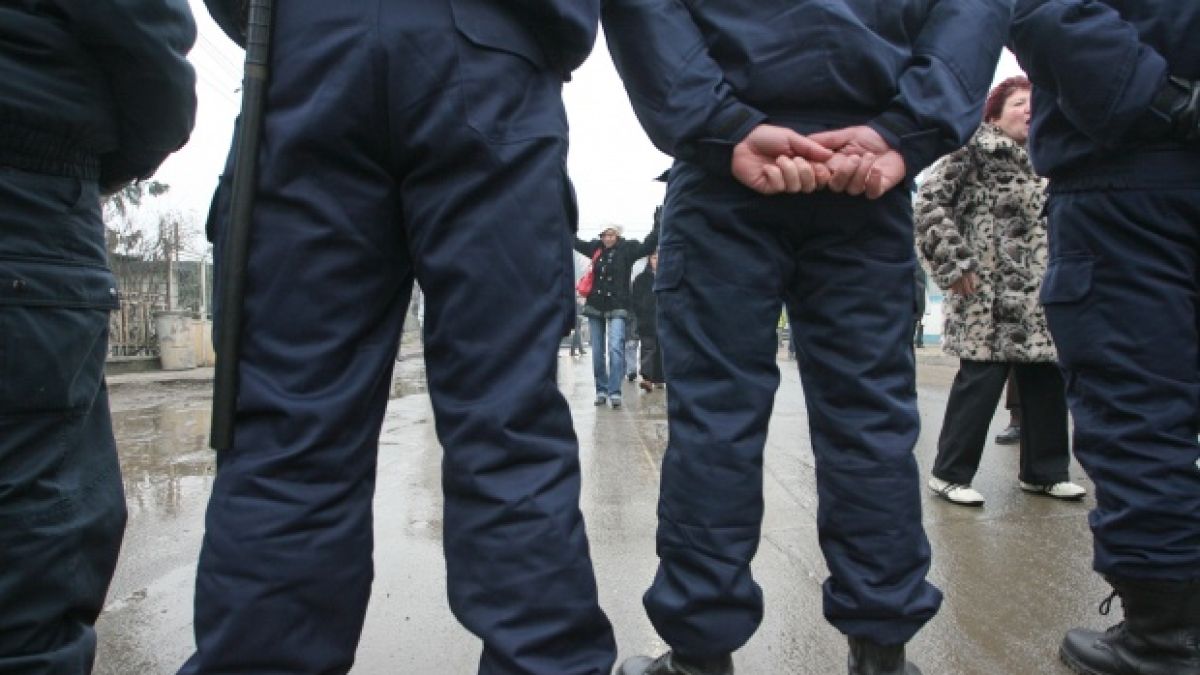 Полицай от протестите издъхна заради стрес и преумора!