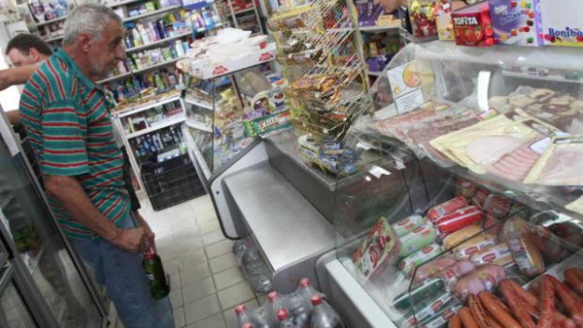 Бакалии събират дебитни карти срещу вересия