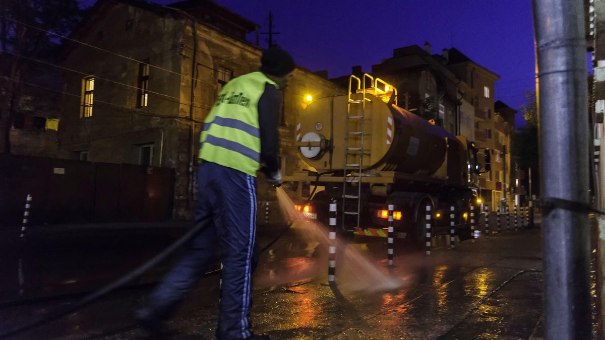Вижте къде мият улиците в София днес