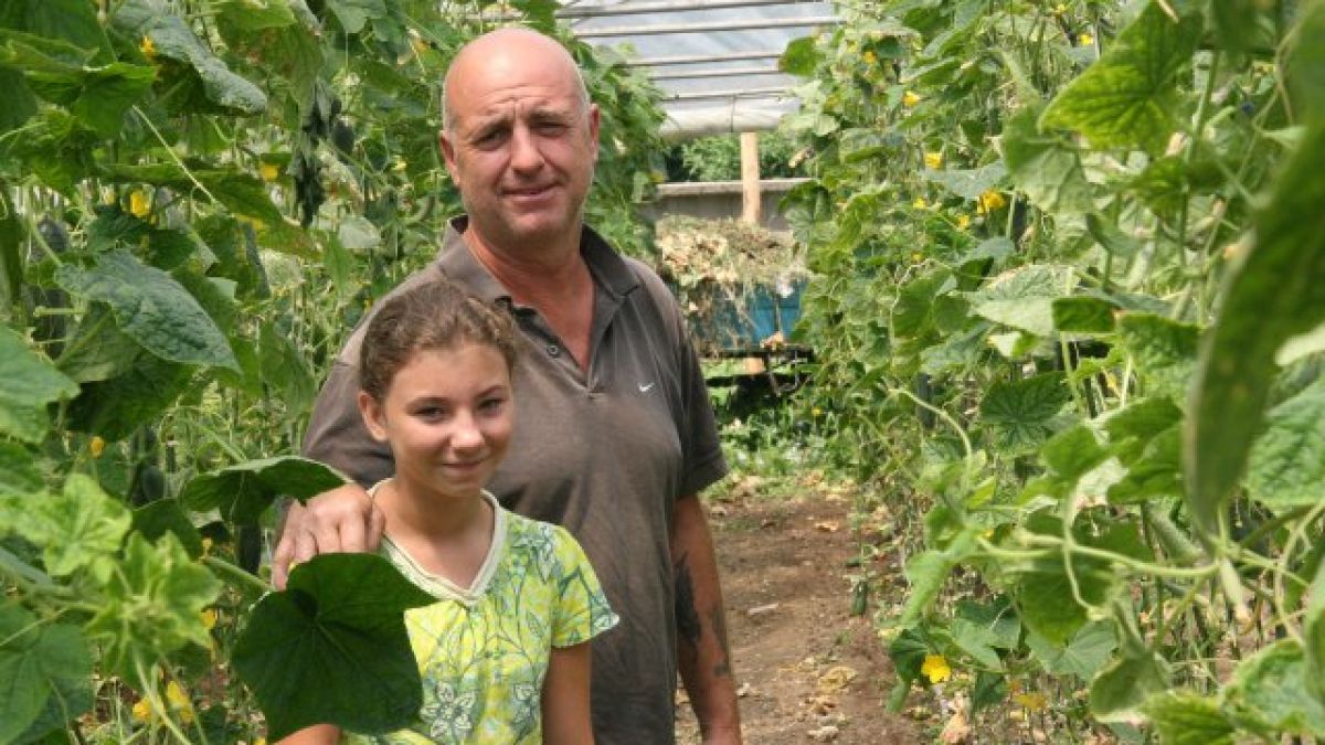 Англичанинът Алън си вади парите от земеделие в Пловдивско