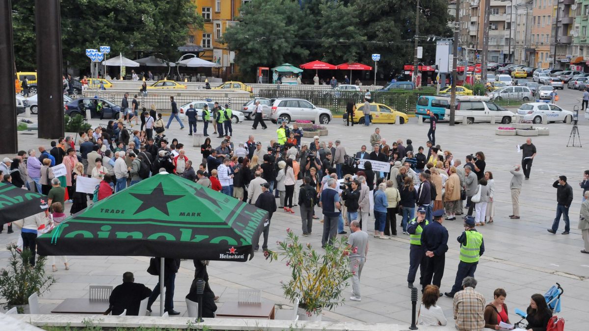 "Металика" и AC/DC надъхаха контрапротеста