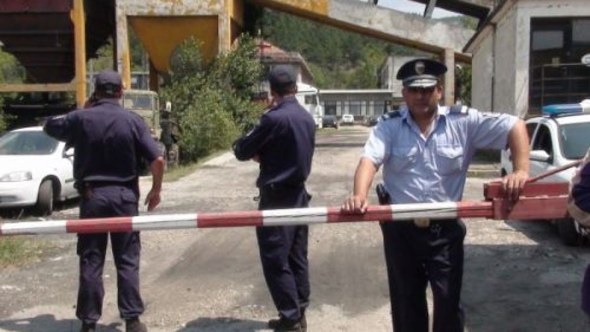 Пожар в мината със затрупаните миньори?