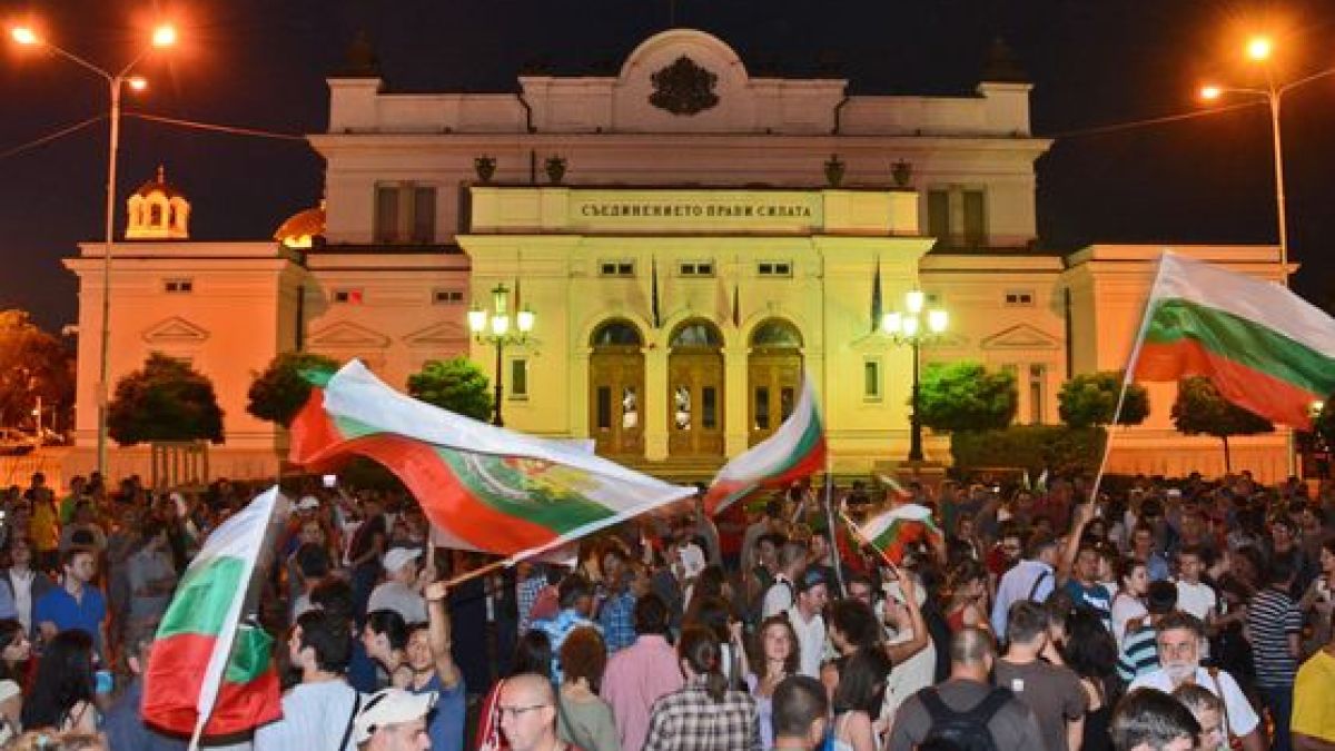 Протестиращите пак готвят обсада на парламента