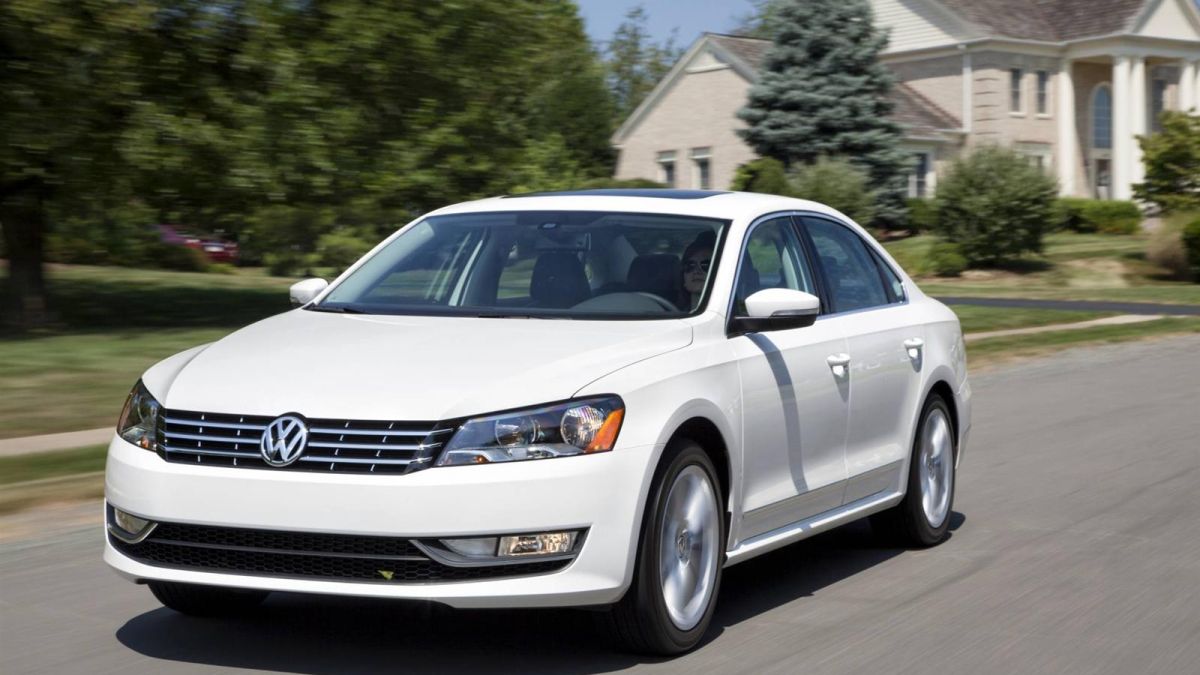 Volkswagen заменя малките дизели с хибриди