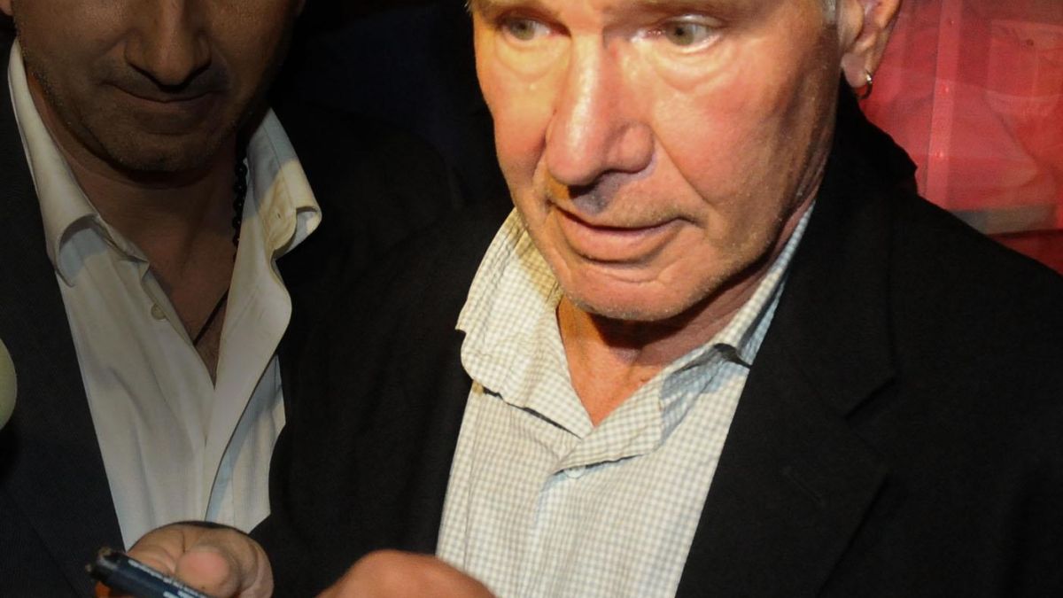 Харисън Форд за малко не предизвикал ужасна трагедия, на косъм бил да свали пътнически самолет (ВИДЕО)