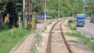 Извънредно! Откриха труп на мъж до жп линия 