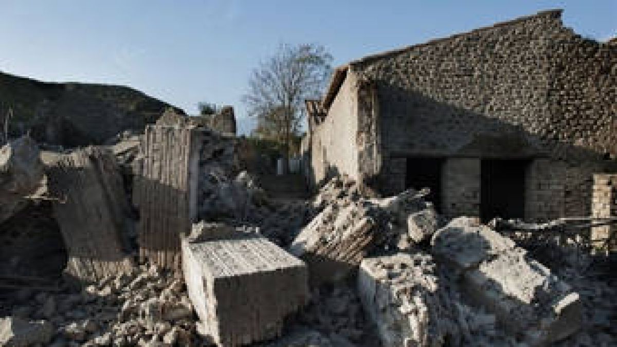 В Помпей рухна „домът на гладиаторите”