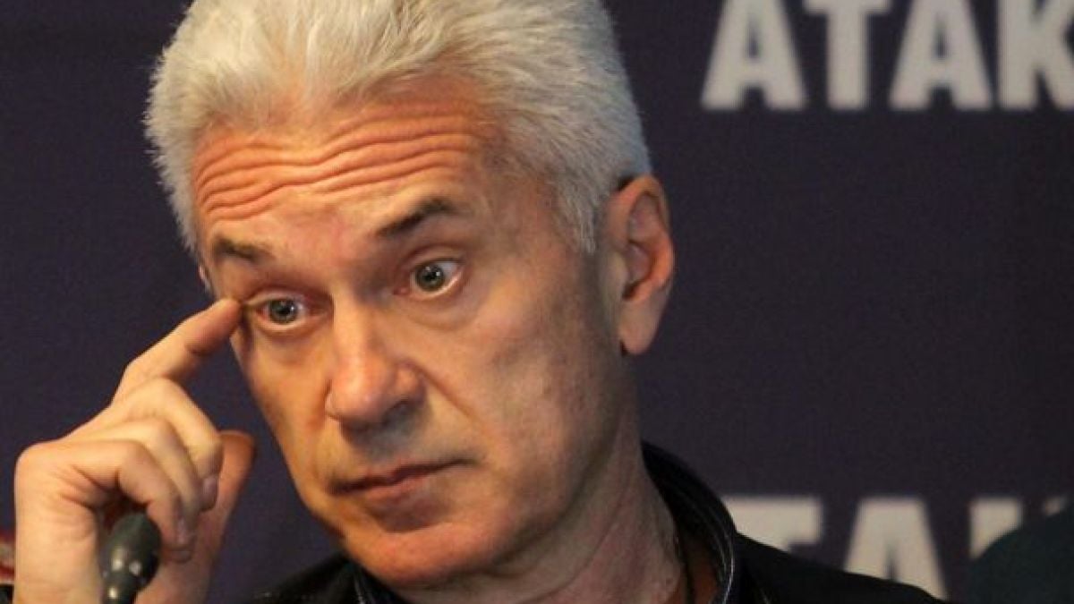 Волен: Плевнелиев и Цветанов не уважават институциите