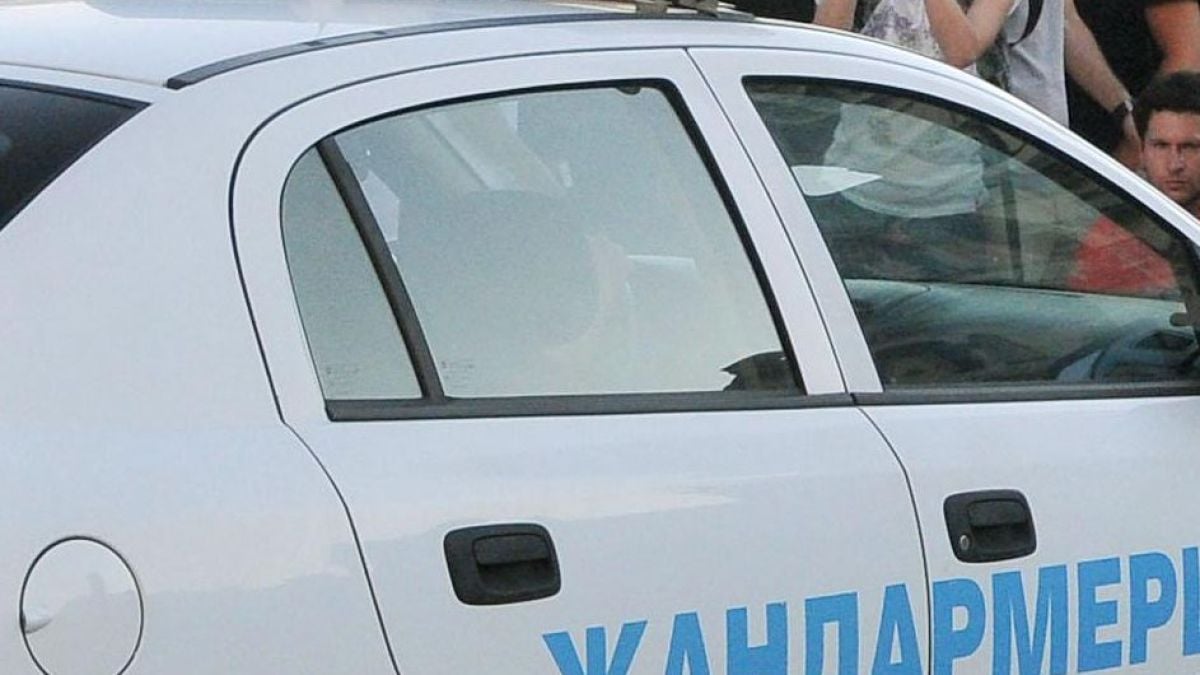 Шофьор без книжка бута 11 лева подкуп на ченгета