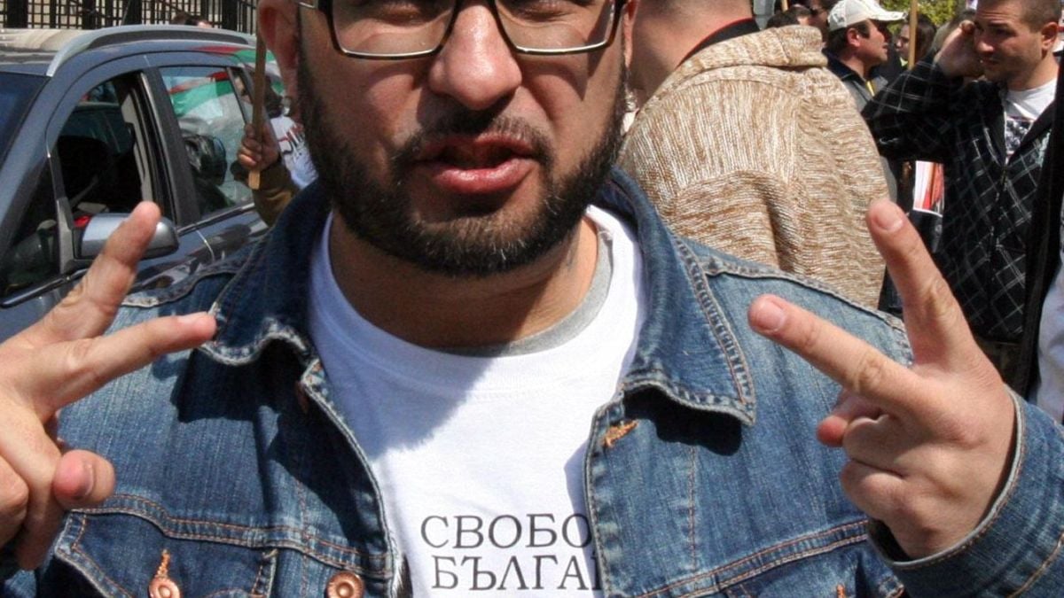 Шамара се извини официално и пред контрапротеста 