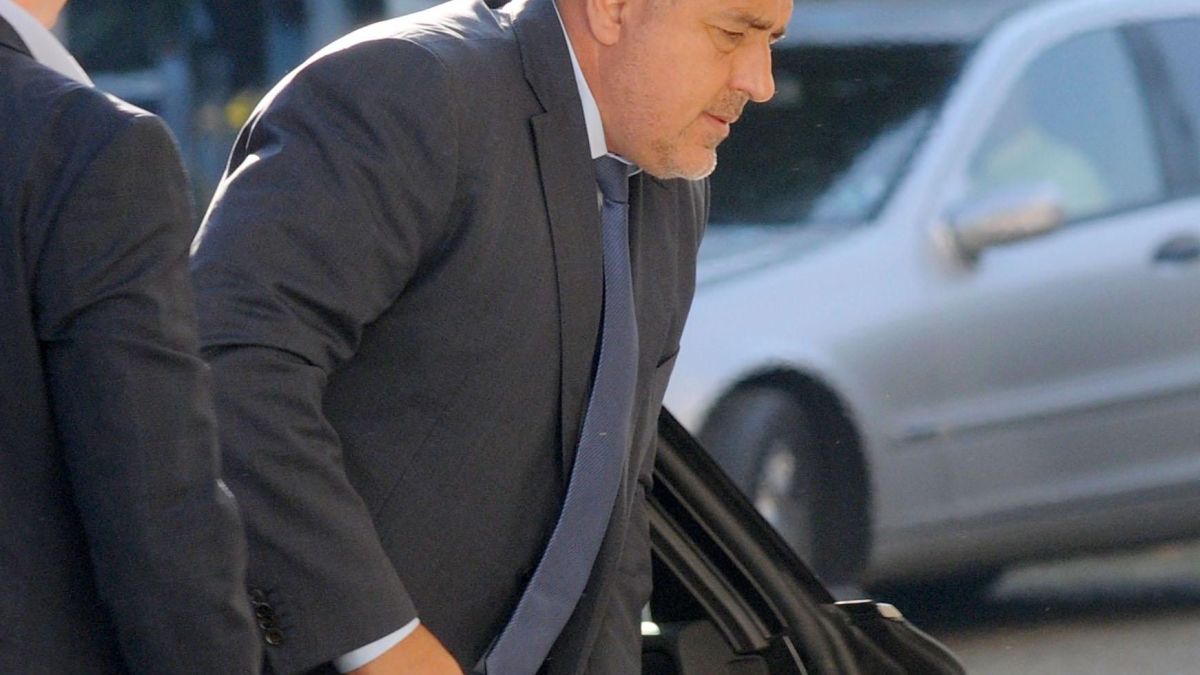 Арестували пред очите на Бойко човек на Вальо Бореца