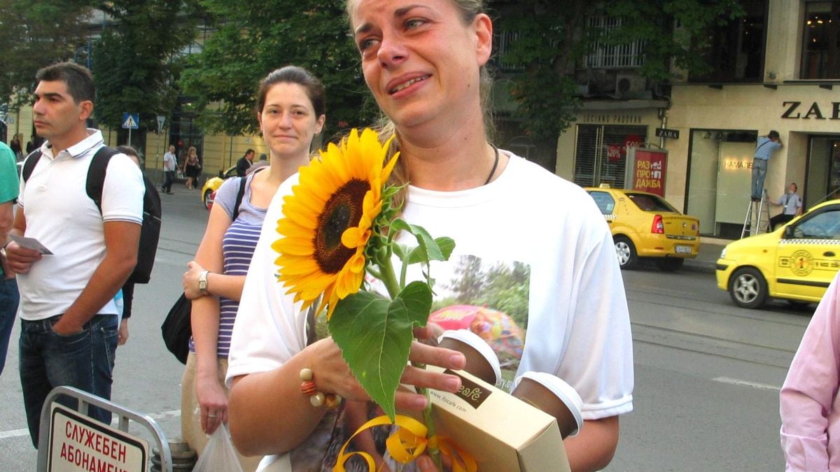 Скандалният адвокат на Гергана Червенкова я одрусал с тлъста сума, която нямало да върне!