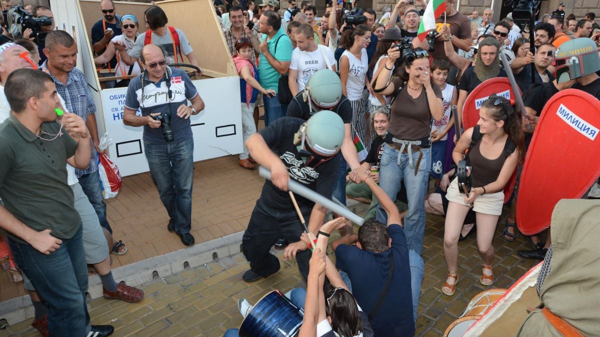 Протестът в 50-ия ден се стопи по-бързо от обичайното (СНИМКИ)