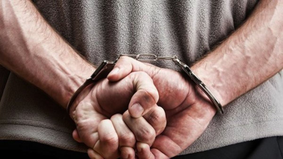 Арестуваха българин в Гърция, носел нож