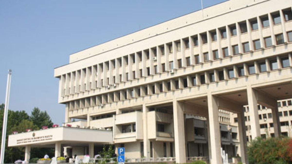 Забраниха Фейсбук на посланиците