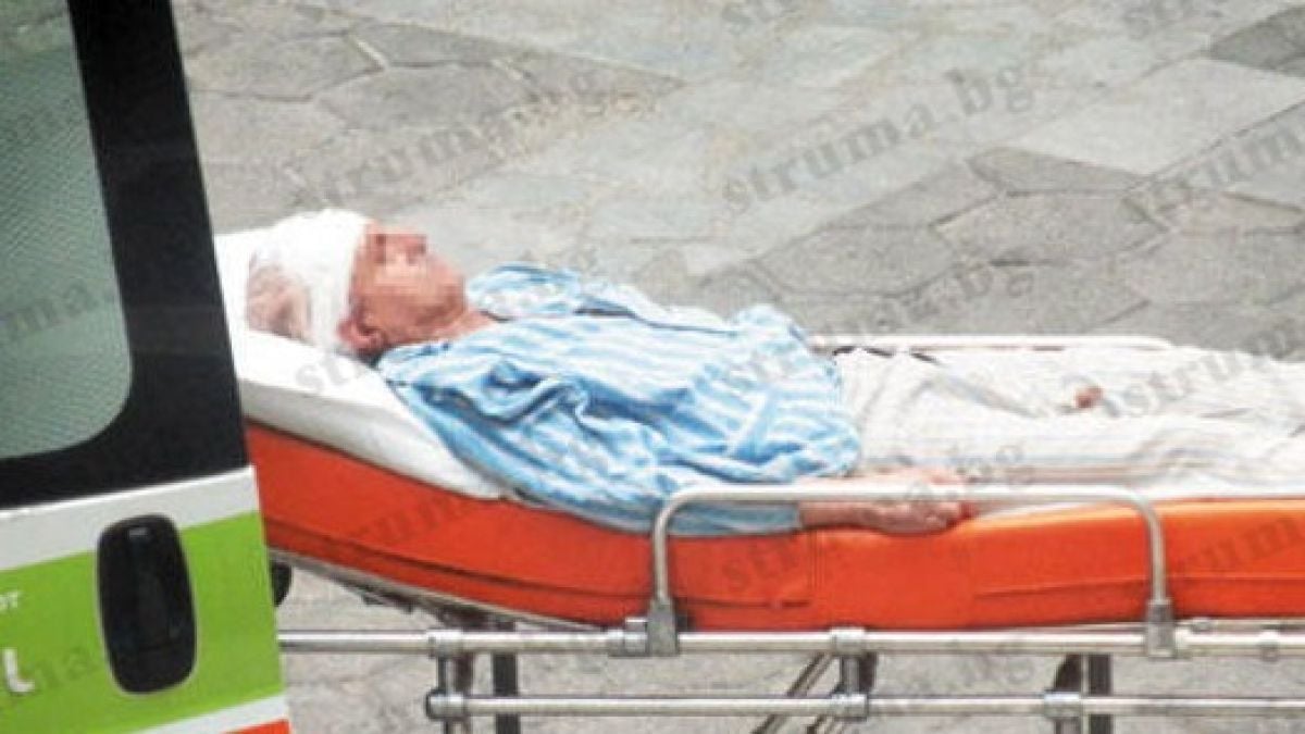 Лудият с пироните в главата бил нападнат