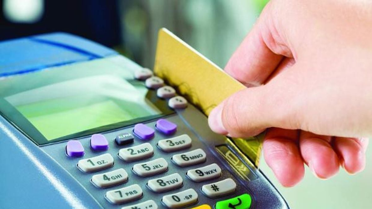 Служители в паспортните служби крият от клиентите, че има ПОС терминали