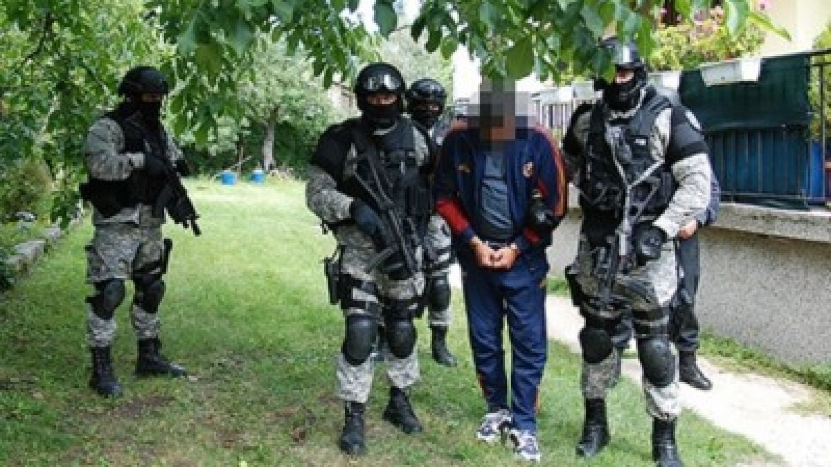 Палачът на Джиджи го гръмнал в главата и намигнал на любовницата му