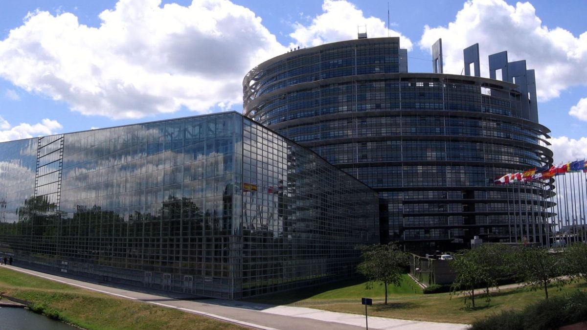 Европейският парламент вече ще пише и на български език