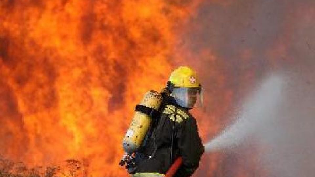 Възрастна жена подпали пожар край вилна зона