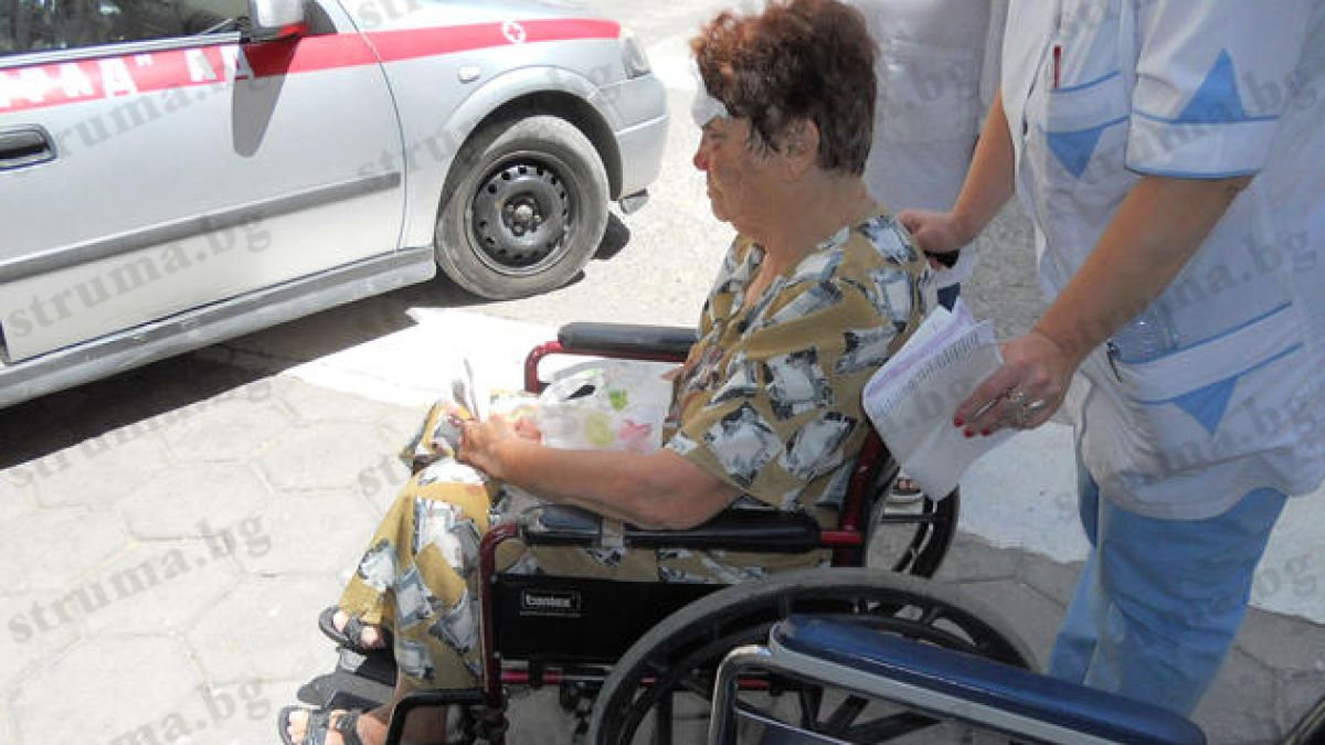 81-годишна припадна от жегата и счупи нос на връщане от фризьор