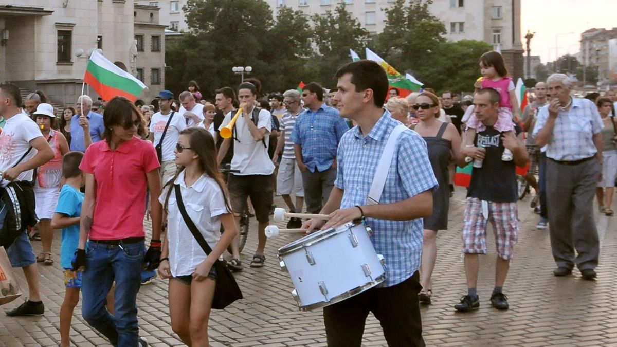 Протестът в столицата стартира от фонтана