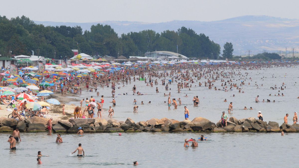 Жегата ще ни мори до 24 август, след това прохлада  