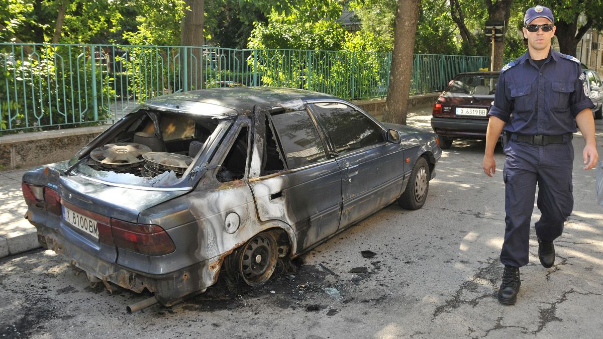 Подпалиха два семейни автомобили в Плевенско