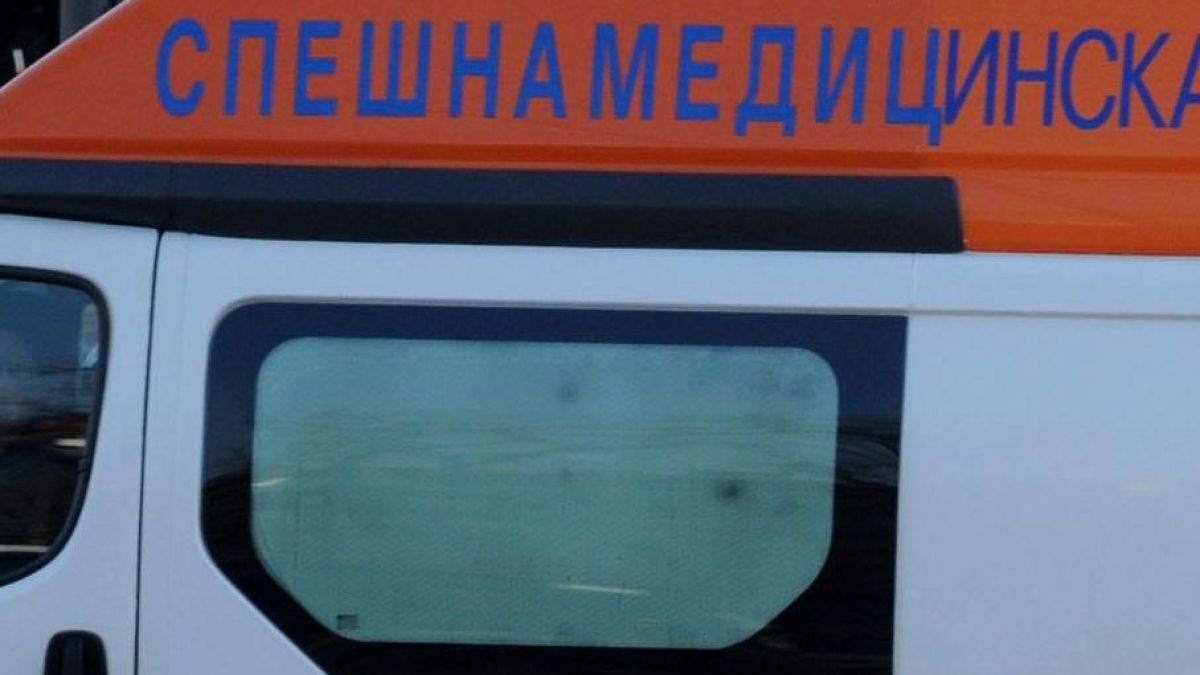 Психар се опита да убие баща си с отвертка