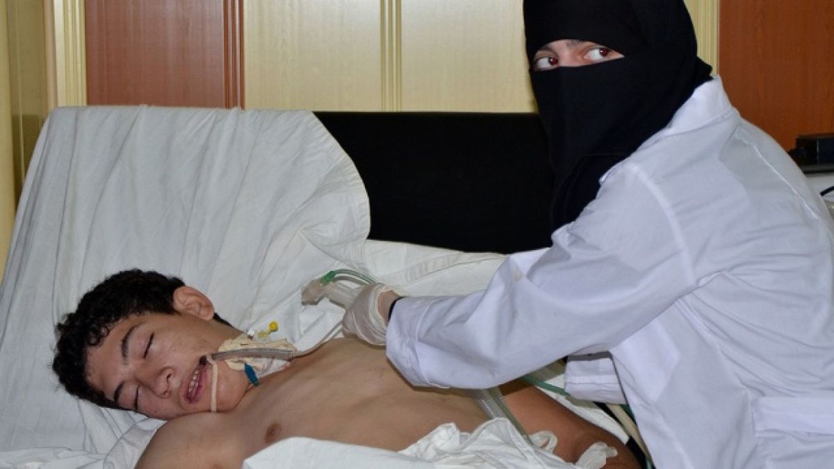 Сирийските бунтовници се престарали с бялата пяна по устата на поразени от химическо оръжие  