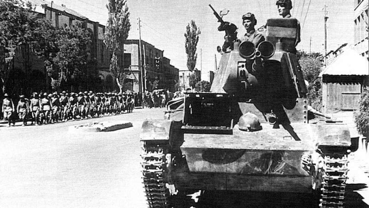 25.8.1941 г.: Започва операция за британско-съветската окупация на Иран