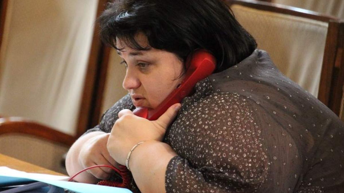 Фидосова отвори мега пицария в Монтана! Върти точилката и хвърли тогата (СНИМКИ)