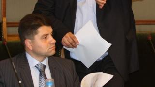 Депутат от ГЕРБ захапа опозицията 