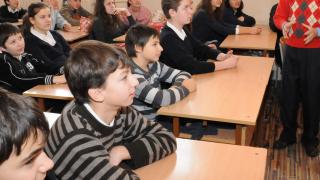 Учениците ще почиват 44 дни тази учебна година